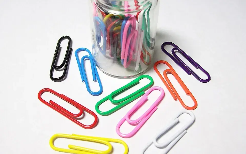 Illustration: Paper clip