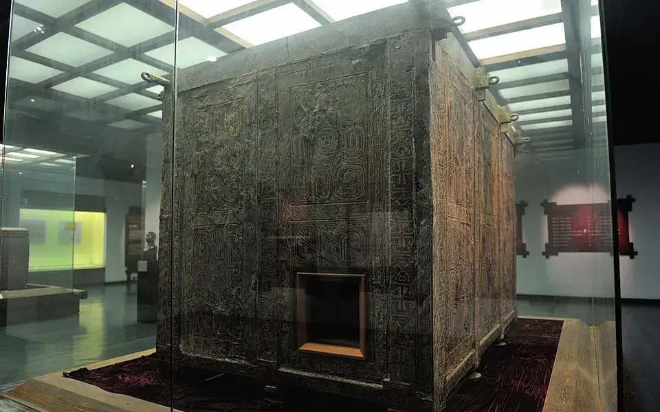 A tomb preserved an enormous set of bronze bells