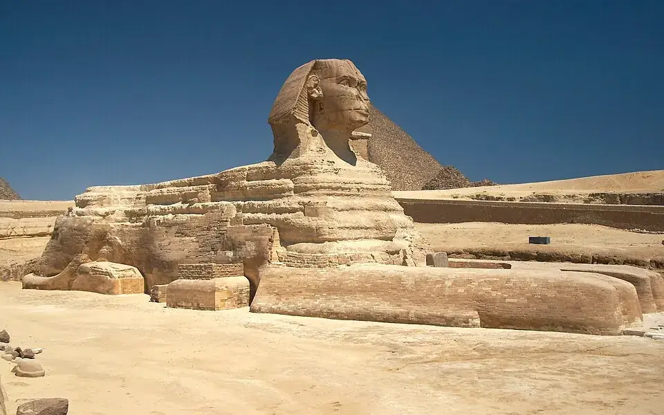Giza's great statue was carved from limestone
