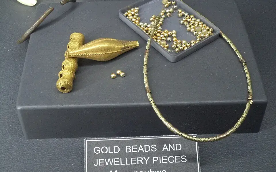 Gold beads and jewelry excavated at Mapungubwe